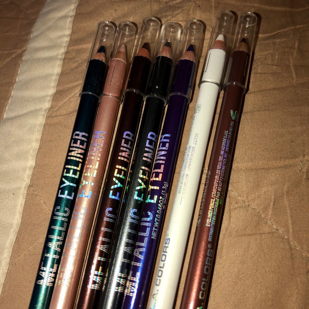 L.A. Colors Metallic Eyeliner (Brand New)